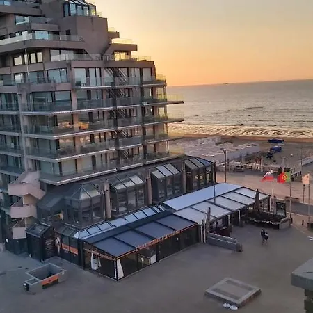 Appartement Met Zeezicht Op Het Van Bunnenplein Daire Knokke-Heist