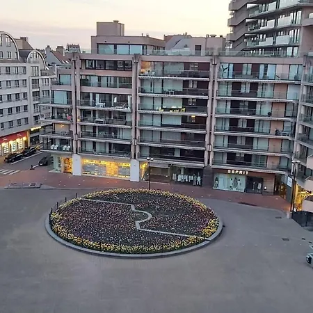 Appartement Met Zeezicht Op Het Van Bunnenplein Knokke-Heist